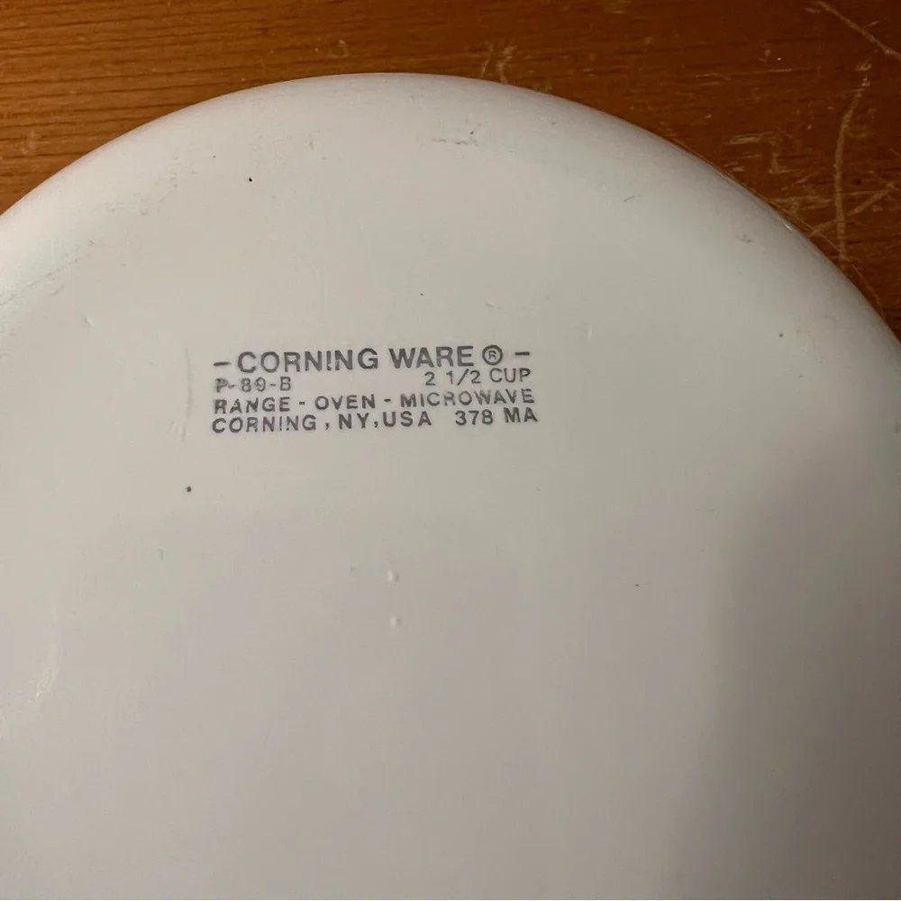 Corningware Blue & White Sauce Pan with Lid 2.5 cups Cornflower